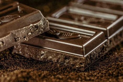 ¿Comer chocolate amargo hace bien?