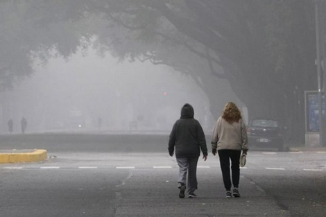 Rosario: por el humo, en dos días la venta de barbijos trepó el 40% 