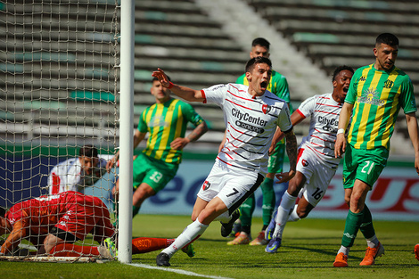 El primer gol de Ñuls en Mar del Plata.