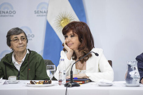 Clima familiar y "mucho amor": la trastienda del emotivo encuentro de Cristina Kirchner con curas y monjas