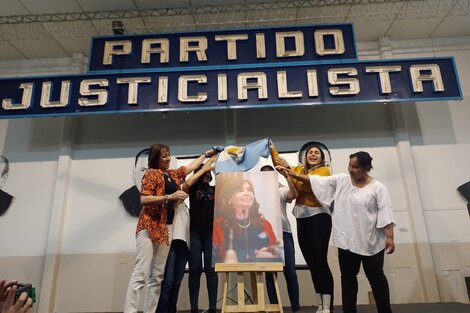 Finalmente, el PJ de Salta recibió a Cristina en su sede 