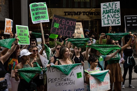 A partir de la decisión del Tribunal Supremo, varios estados controlados por el Partido Republicano aprobaron o recuperaron leyes contrarias al aborto (Foto: AFP).