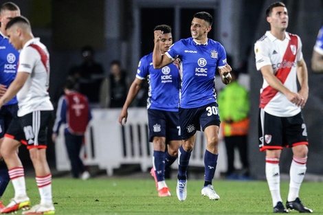 Liga Profesional: Talleres golpeó en el final y lo dejó a River afuera de la pelea