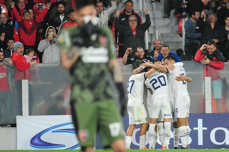 Copa de la Liga: Independiente venció a Newell's y sumó su cuarta victoria seguida