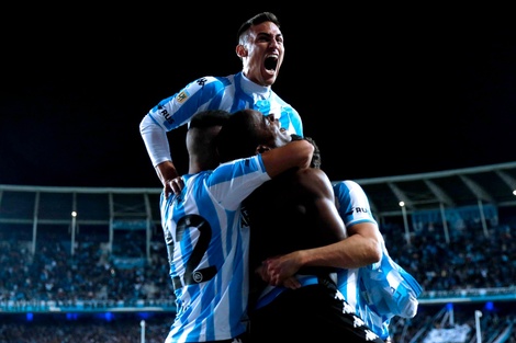 Racing encontró magia en el final y da pelea en la Liga Profesional