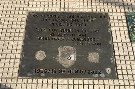 Vandalizaron un homenaje a víctimas del bombardeo a la Plaza de Mayo de 1955  