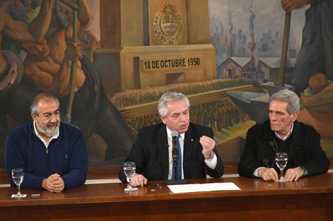 Los tríunviros Héctor Daer y Carlos Acuña entre los que participaron de la cena con el Presidente Fernández.