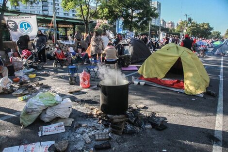 El Gobierno busca retomar el diálogo con organizaciones sociales para evitar otro acampe en Desarrollo Social