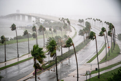 Huracán Ian: tocó tierra en la Florida con inusitada violencia | Más de un  millón de hogares quedaron sin energía eléctrica | Página12
