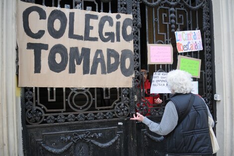 Toma de escuela: piden citar a Acuña a la Legislatura 