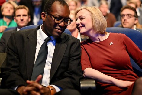 Liz Truss reconoció errores en la forma de presentar el paquete económico y atribuyó la supresión del tramo del 45% exclusivamente a Kwarteng. (Foto: Getty Images)