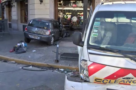 Tres heridos tras un choque de autos en Callao y Corrientes