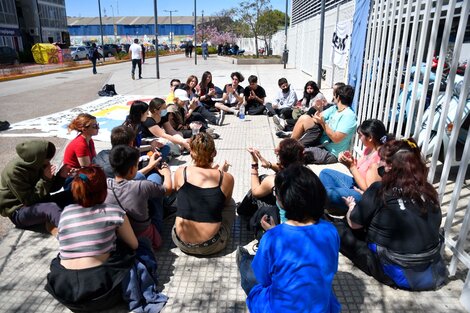 Toma de escuelas: Los estudiantes levantan las protestas a la espera de una mesa de diálogo