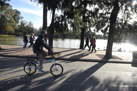 Los Lagos de Palermo, en el parque Tres de Febrero, uno de los preferidos por los ciclistas (Foto: Sandra Cartasso).