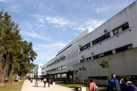 La Policía bonaerense a los tiros en el predio de una facultad