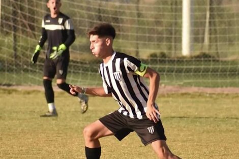 Fue a ver un partido de fútbol y terminó electrocutado 