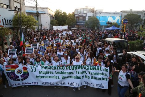 Una marcha masiva de 35 cuadras para cerrar el 35º Encuentro Plurinacional de Mujeres y Disidencias