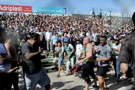 Incidentes entre hinchas de Sarmiento y Boca en la previa del partido  