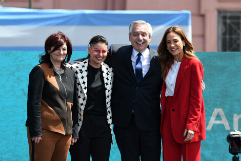 Alberto Fernández les tomó juramento a Victoria Tolosa Paz, Kelly Olmos y Ayelén Mazzina