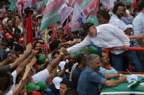 Lula visitó la favela Complexo do Alemão. 