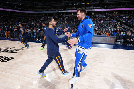 Facundo Campazzo y el esloveno Luka Doncic, cuando jugaban para equipos diferentes