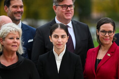 Romina Pourmokhtari, con 26 años, es la ministra más joven de la historia de Suecia