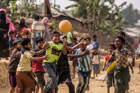 En el marco del Mundial, Fundación ACNUR Argentina lanza la iniciativa “Firmá y Pasala”