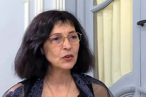 Pascale Fari vive en París donde integra organizaciones internacionales de psicoanálisis.