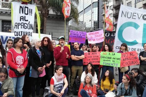 Hubo un "ruidazo", un "proyectorazo " y una conferencia de prensa. 