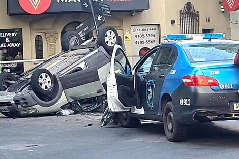 Choque y vuelco entre un patrullero y un vehículo: una nena entre los heridos 