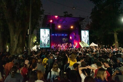 Festival de cierre en el parque Independencia.