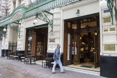 El Café Tortoni, inaugurado en 1858, es uno de los puntos más recurridos en el Día de los cafés porteños.