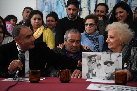 Abuelas de Plaza de Mayo: la historia de una restitución que permitió salvar una vida