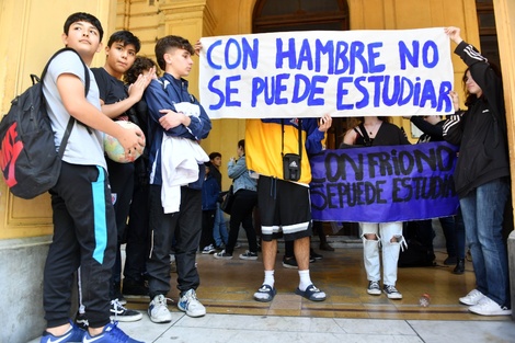 Escuelas porteñas: Aumento para los funcionarios y ajuste para los estudiantes más vulnerables