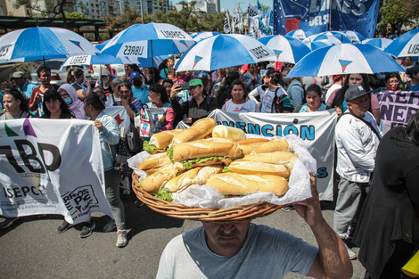 Movilización para reclamar una ley que congele el precio de los alimentos