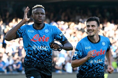 El Napoli goleó y sigue en lo más alto de la Serie A