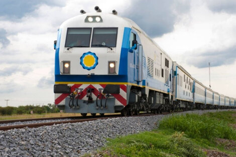 Los servicios a bordo de los trenes de larga distancia se diferencian en pullman y primera. 