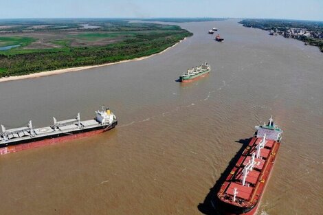 Silencios sobre las aguas del Río Paraná