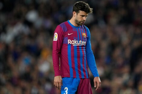 El español Gerard Piqué anunció su retiro del fútbol profesional