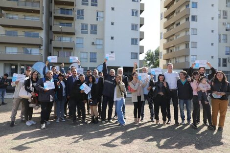 Procrear II: Santiago Maggiotti entregó viviendas en Estación Sáenz y Estación Buenos Aires