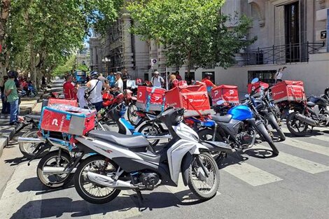 La protesta se desplegó ayer frente la sede de Gobernación en Rosario