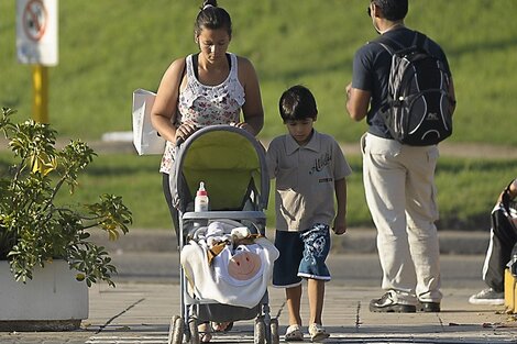 "El 70 por ciento de las madres conviven con el hijo o hijos y una de cada cuatro reciben los alimentos como corresponde", aseguró el diputado nacional por el Frente de Todos, Lucas Godoy. (Télam)