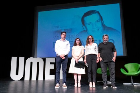 Trotta, Batakis, Mariela Mazzón y Víctor Santa María fueron los expositores del acto.