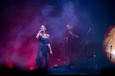 En su debut en Argentina, Polachek (foto), Charli y Jessie pelaron menús de fantasías musicales de digestión rápida y calorías de las buenas