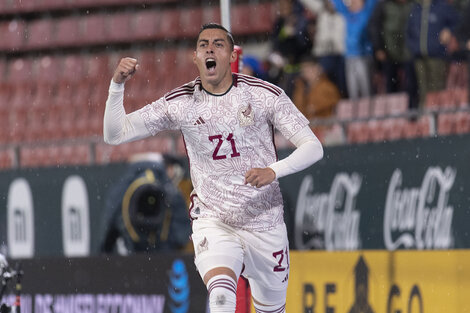 Rogelio Funes Mori, uno de los argentinos que vestirá la camiseta de México (Foto: @miseleccionmx).