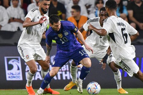 Messi, frente a Emiratos Árabes Unidos, el amistoso previo al debut en Qatar.