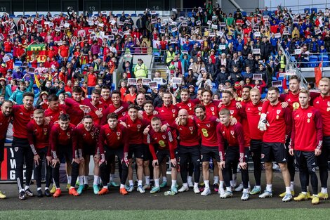 El plantel de Gales cuenta con 12 futbolistas que pertenecen a clubes que no disputan ligas de Primera División (Foto: @Cymru).