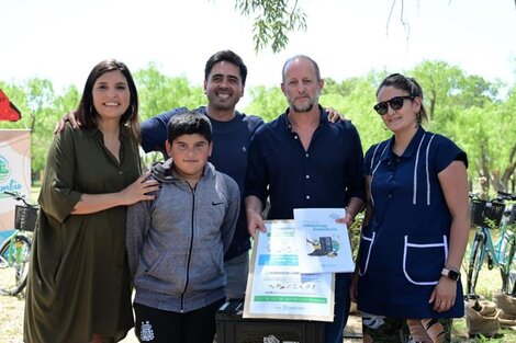 Insaurralde y Vilar en Carmen de Areco: políticas ambientales y entrega de
equipamiento contra el Cambio Climático