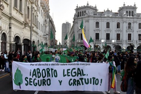 Giro antiderechos en Perú: la justicia bloqueó la despenalización del aborto