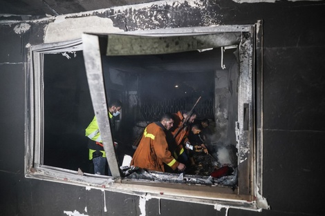 Al menos 21 palestinos muertos por un incendio en un campo de refugiados en Gaza